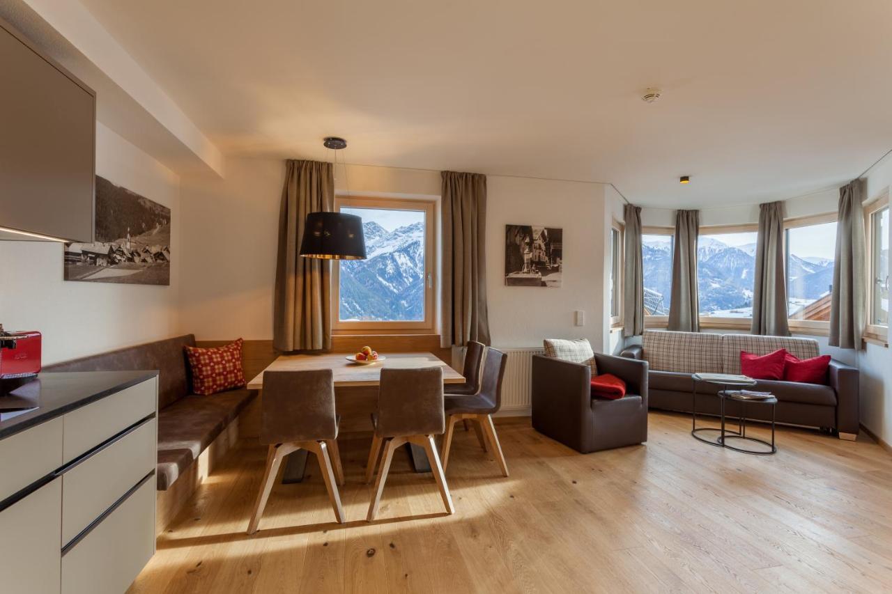 Apart-Hotel Dreisonnenhof Fiss Exterior photo